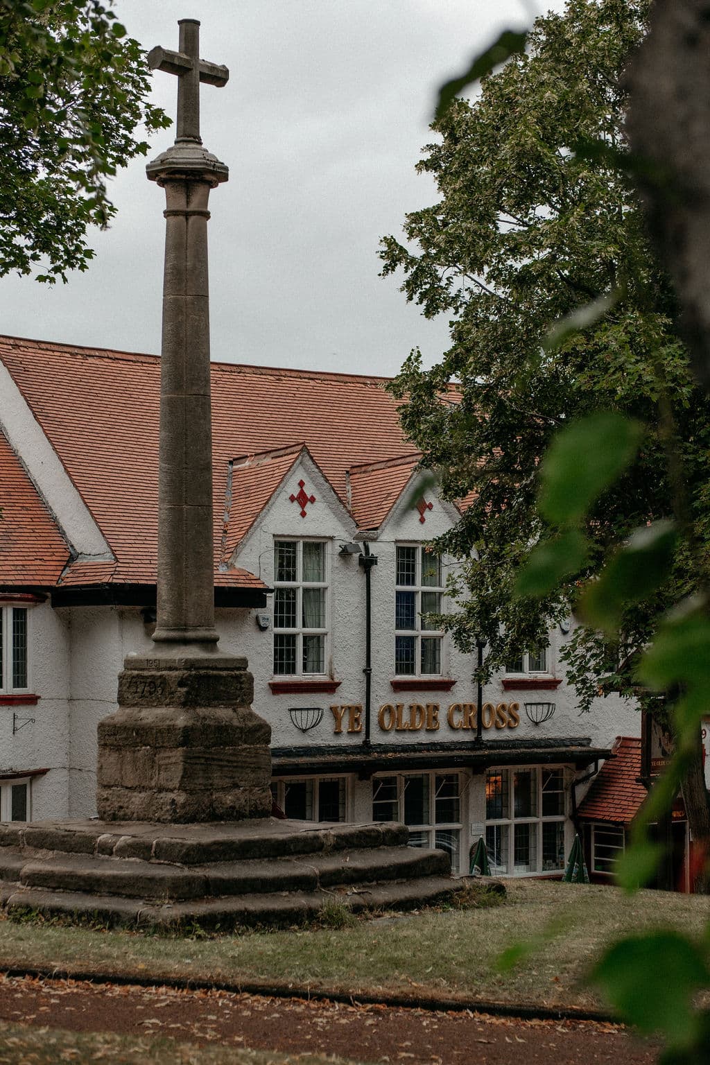Ye Olde Cross